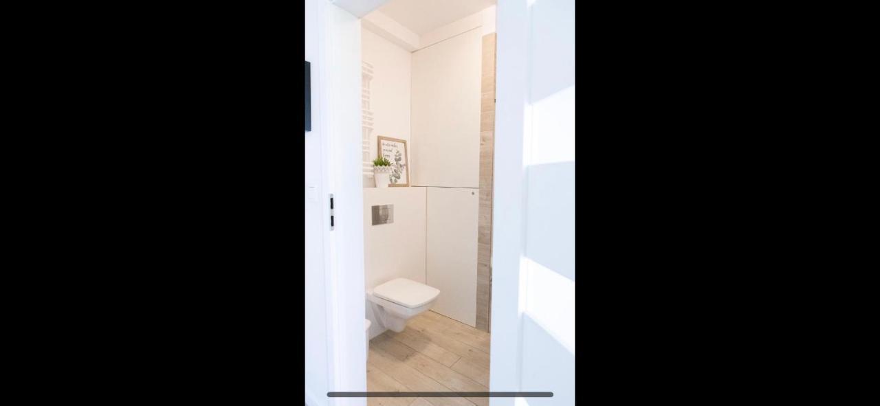 尤斯托尼莫斯基Apartament Sunset公寓 外观 照片